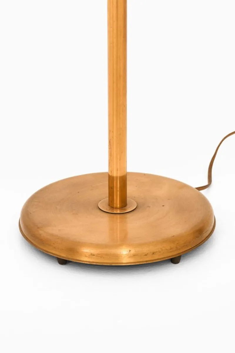 Sale Pamono Vintage Floor Lamp in Opaline Glass and Lacquered Metal, 1950s