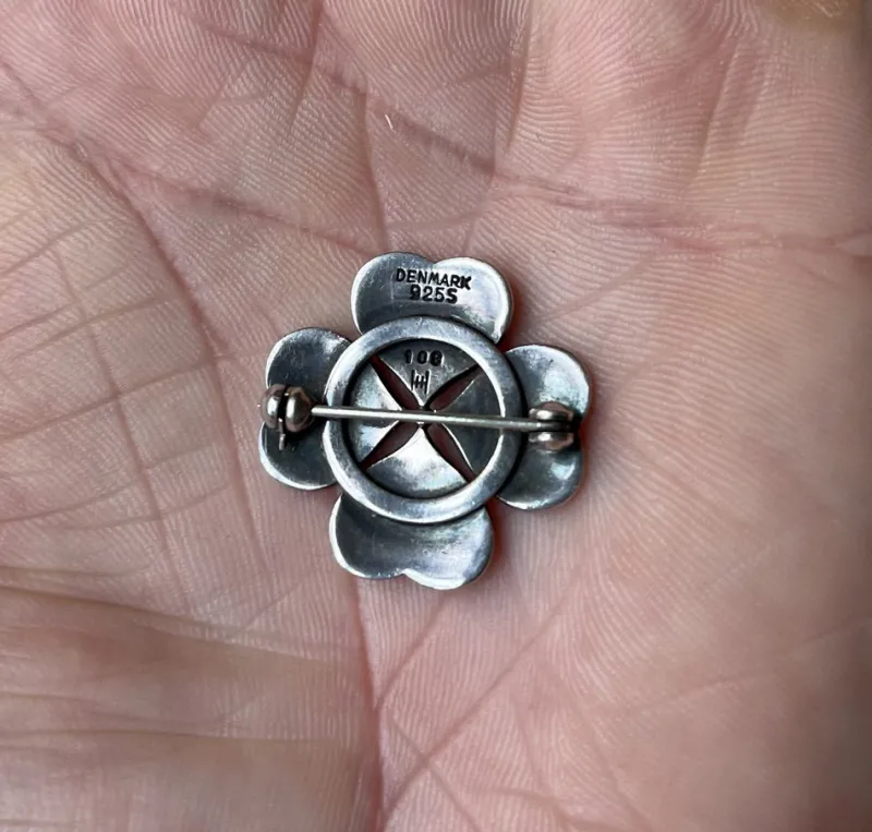 Pamono Vintage Four Clover Heart Pin Brooch in Silver from Hans Hansen, 1960s> Brooches
