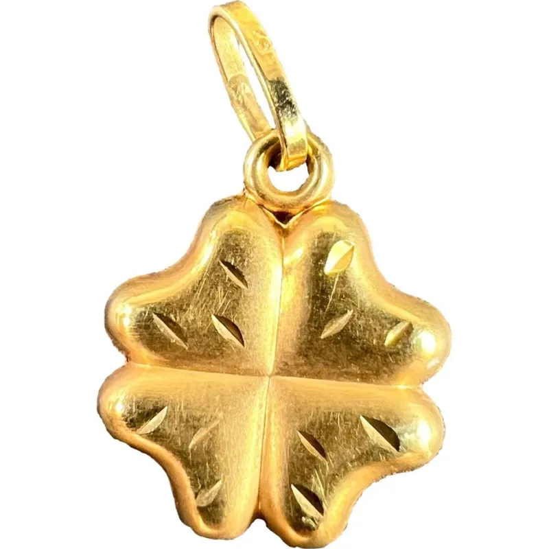 Pamono Vintage Four-Leaved Clover Charm Pendant in 18k Yellow Gold, 1960s> Necklaces