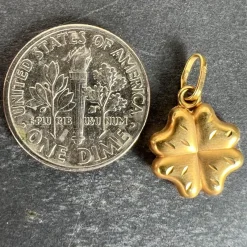Pamono Vintage Four-Leaved Clover Charm Pendant in 18k Yellow Gold, 1960s><noscript><img width=