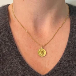 Pamono Vintage French 18 Karat Yellow Gold Capricorn Zodiac Charm Pendant, 1960s><noscript><img width=