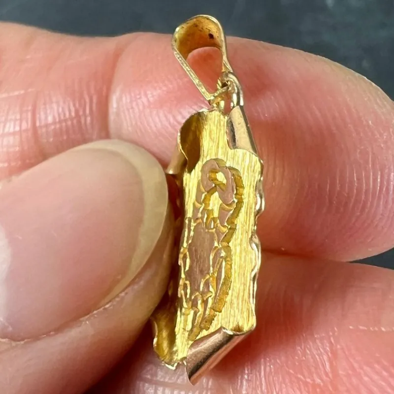 Hot Pamono Vintage French 18 Karat Yellow Gold Cancer Zodiac Charm Pendant, 1960s