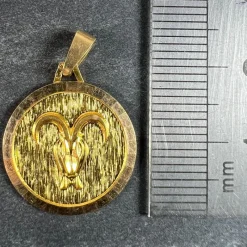 Pamono Vintage French 18 Karat Yellow Gold Zodiac Aries Charm Pendant, 1970s><noscript><img width=