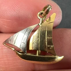 Pamono Vintage French 18 Karat Yellow and White Gold Yacht Boat Charm Pendant, 1950s><noscript><img width=