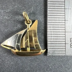 Pamono Vintage French 18 Karat Yellow and White Gold Yacht Boat Charm Pendant, 1950s><noscript><img width=