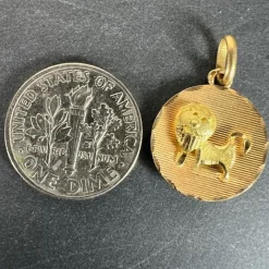 Sale Pamono Vintage French 18 Karat Yellow Gold Leo Zodiac Charm Pendant, 1960s