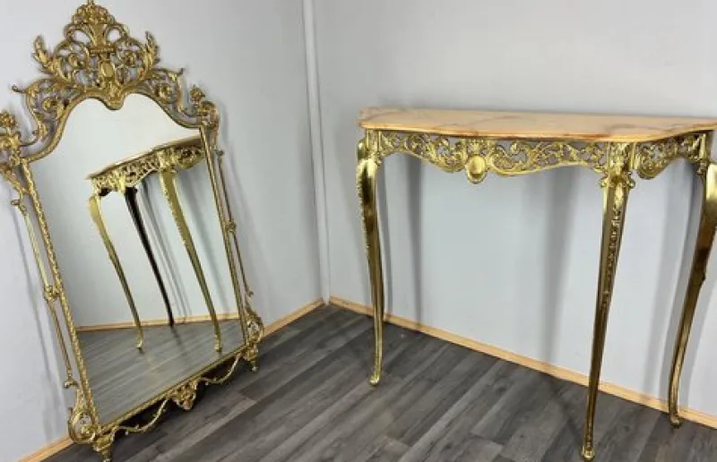 Pamono Vintage French Brass Console Table with Marble Top and Mirror, Set of 2> Console Tables