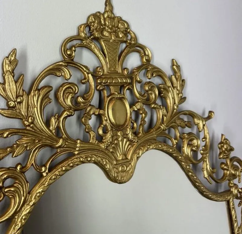 Pamono Vintage French Brass Console Table with Marble Top and Mirror, Set of 2> Console Tables