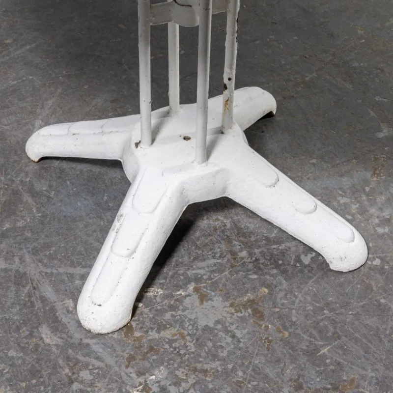 Pamono Vintage French Cast Base White Outdoor Table, 1950s> Garden Tables