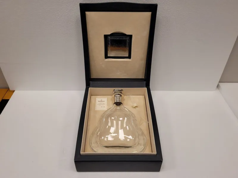 Pamono Vintage French Cognac Decanter Bottle by Richard Hennessy, 1990s> Bottles, Carafes & Jugs