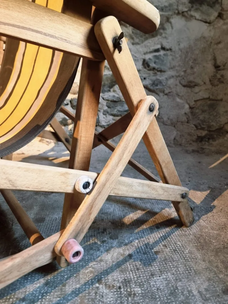 Pamono Vintage French Deck Chair in Beechwood, 1950s> Garden Seating