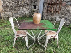 Pamono Vintage French Garden Set in Iron Table with Chairs, 1950s, Set of 3><noscript><img width=