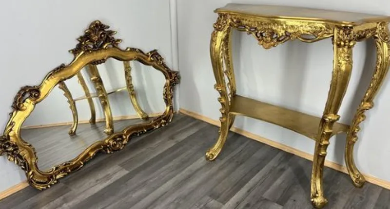 Pamono Vintage French Gilt Console Table and Mirror, Set of 2> Console Tables