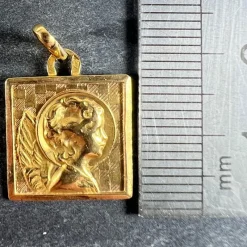 Pamono Vintage French 18k Yellow Gold Square Medal Pendant, 1950s><noscript><img width=