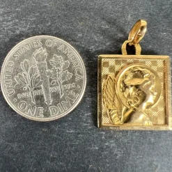 Pamono Vintage French 18k Yellow Gold Square Medal Pendant, 1950s><noscript><img width=
