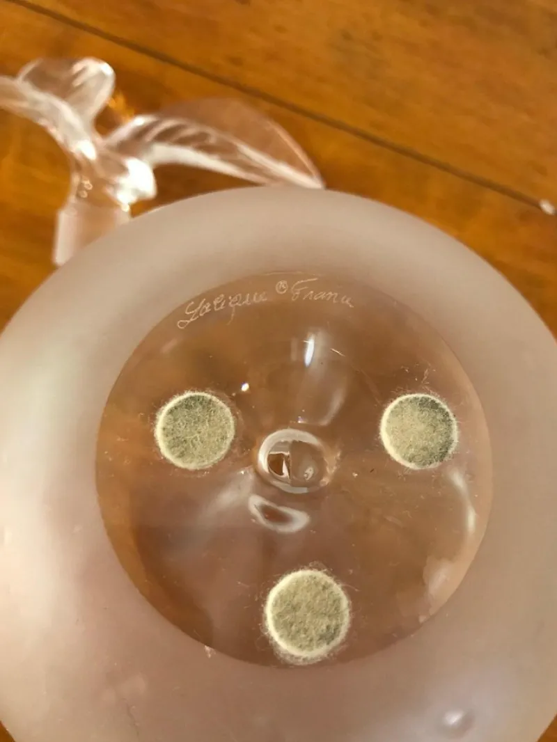 Pamono Vintage French Lalique Glass Scent Bottle from Nina Ricci, 1952, 1950s> Bottles, Carafes & Jugs