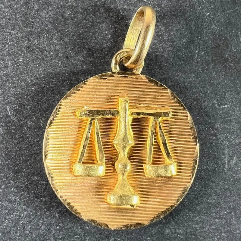 Pamono Vintage French Libra Star Sign Zodiac 18k Yellow Gold Charm Medal Pendant, 1960s> Necklaces
