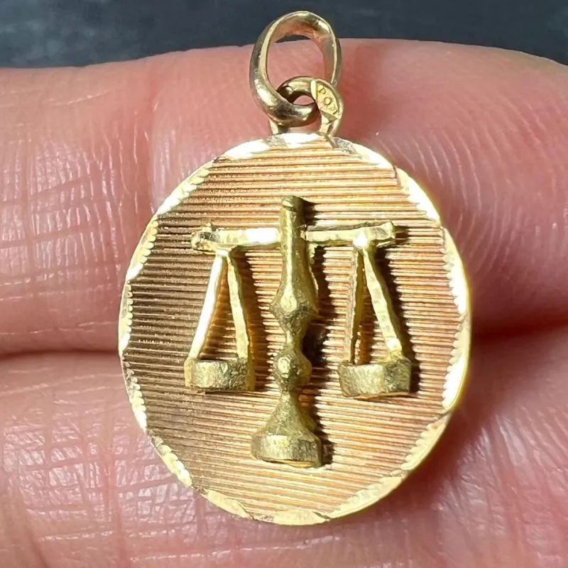 Pamono Vintage French Libra Star Sign Zodiac 18k Yellow Gold Charm Medal Pendant, 1960s> Necklaces