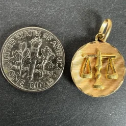 Pamono Vintage French Libra Star Sign Zodiac 18k Yellow Gold Charm Medal Pendant, 1960s><noscript><img width=