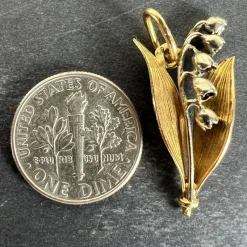 Pamono Vintage French Lily of the Valley Charm Pendant in 18 Karat White and Yellow Gold, 1940s