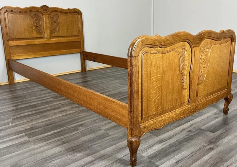 Pamono Vintage French Louis Style Carved Oak Single Bed> Beds & Bedroom Sets