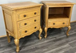 Pamono Vintage French Oak Bedside Tables, Set of 2><noscript><img width=