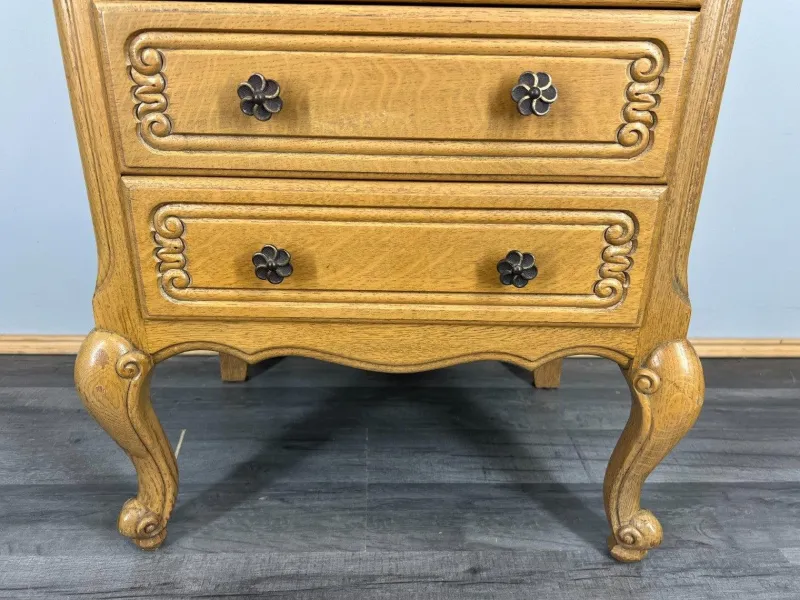 Pamono Vintage French Oak Bedside Tables, Set of 2> Nightstands
