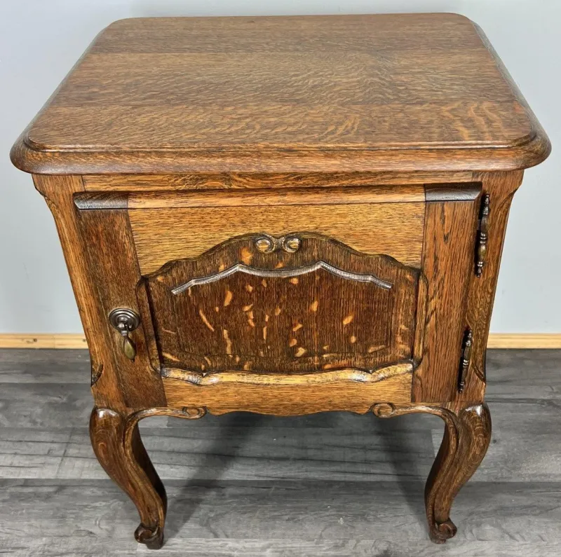 Online Pamono Vintage French Oak Bedside Tables, Set of 2