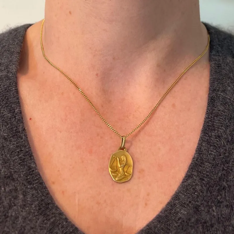 New Pamono Vintage French Perroud Libra Zodiac 18k Yellow Gold Medal Pendant, 1960s