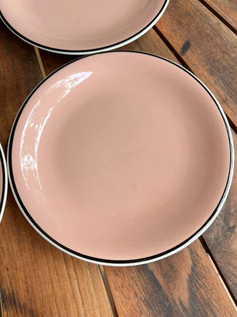Pamono Vintage French Pink Dessert Plates by Villeroy & Boch, 1930s, Set of 4> Dinner Plates & Bowls