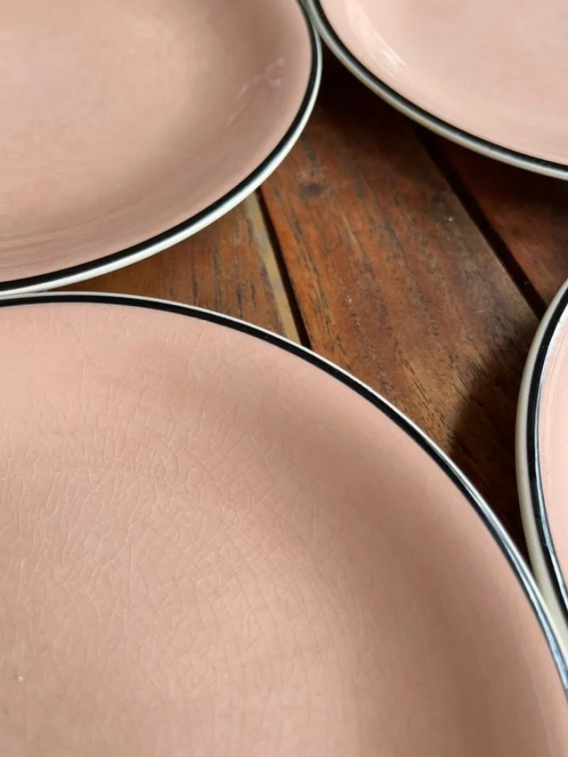 Pamono Vintage French Pink Dessert Plates by Villeroy & Boch, 1930s, Set of 4> Dinner Plates & Bowls