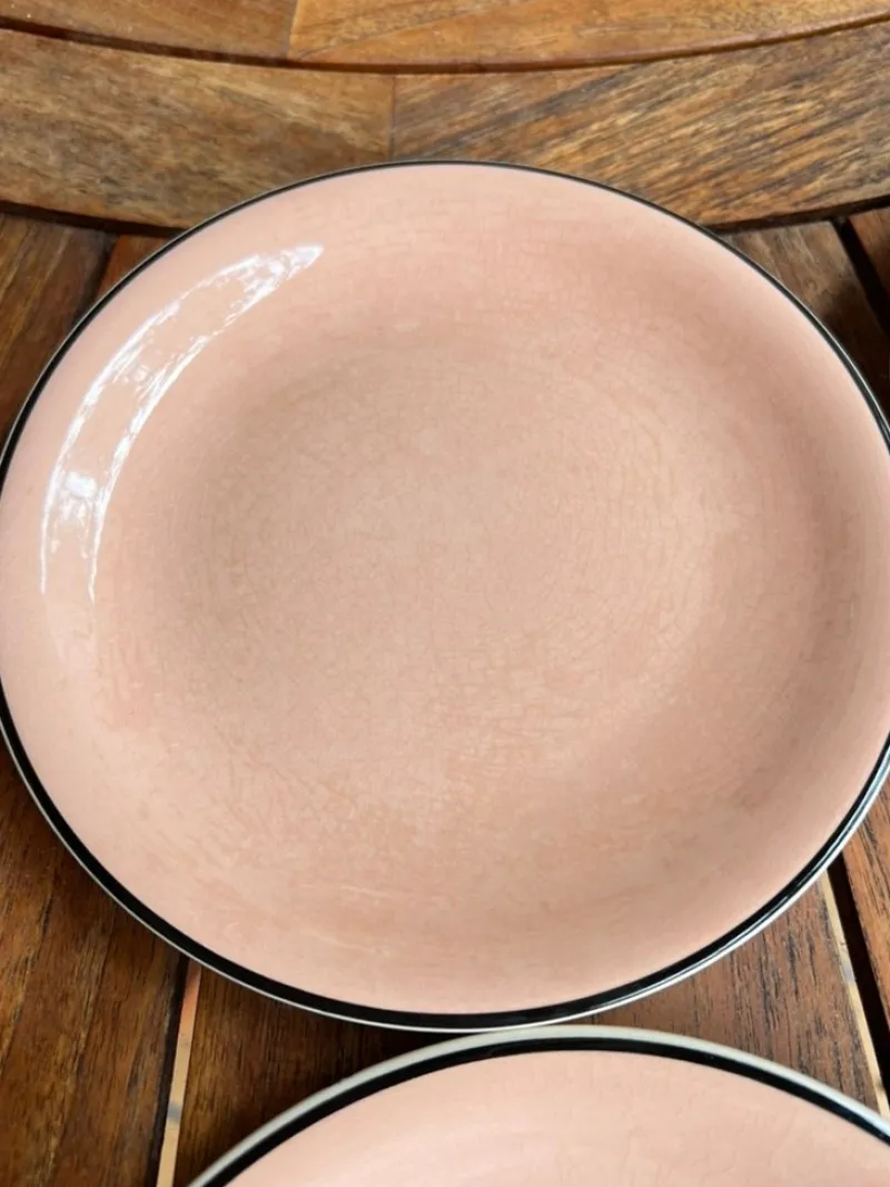 Pamono Vintage French Pink Dessert Plates by Villeroy & Boch, 1930s, Set of 4> Dinner Plates & Bowls