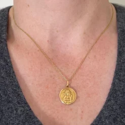 Pamono Vintage French Raphaels Cherub 18k Yellow Gold Medal Pendant, 1950s><noscript><img width=