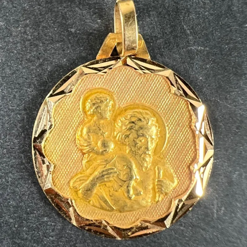 Pamono Vintage French St Christopher Pendant in 18 Karat Yellow Gold, 1980s> Necklaces