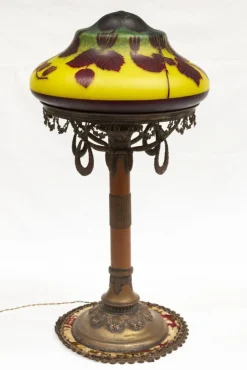 Sale Pamono Vintage Gallé-Style Table Lamp, 1920s