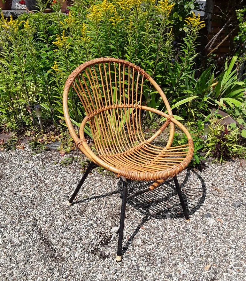 Pamono Vintage Garden Chair with Black Painted Metal Pipe Frame and Bamboo Seat Shell, 1960s> Garden Seating