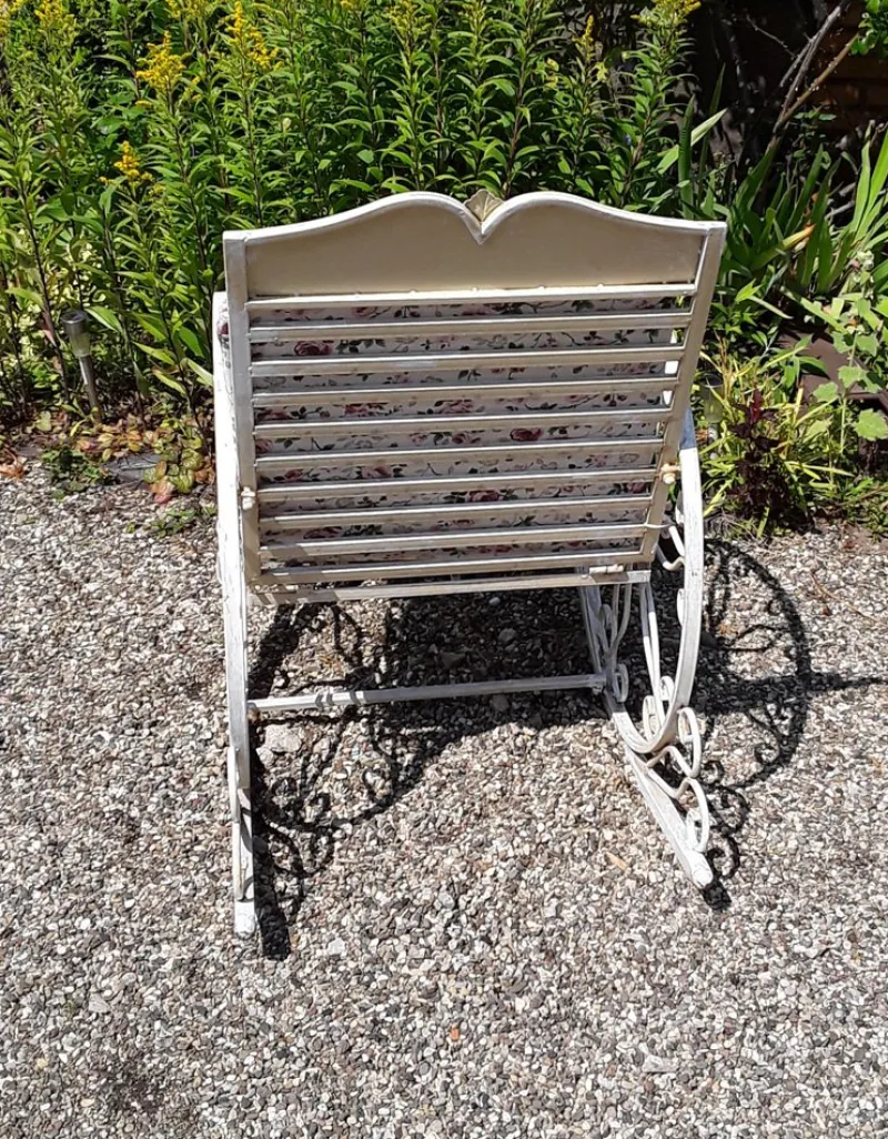 Outlet Pamono Vintage Garden Swing Chair with Decorated White Painted Metal Frame, 1970s