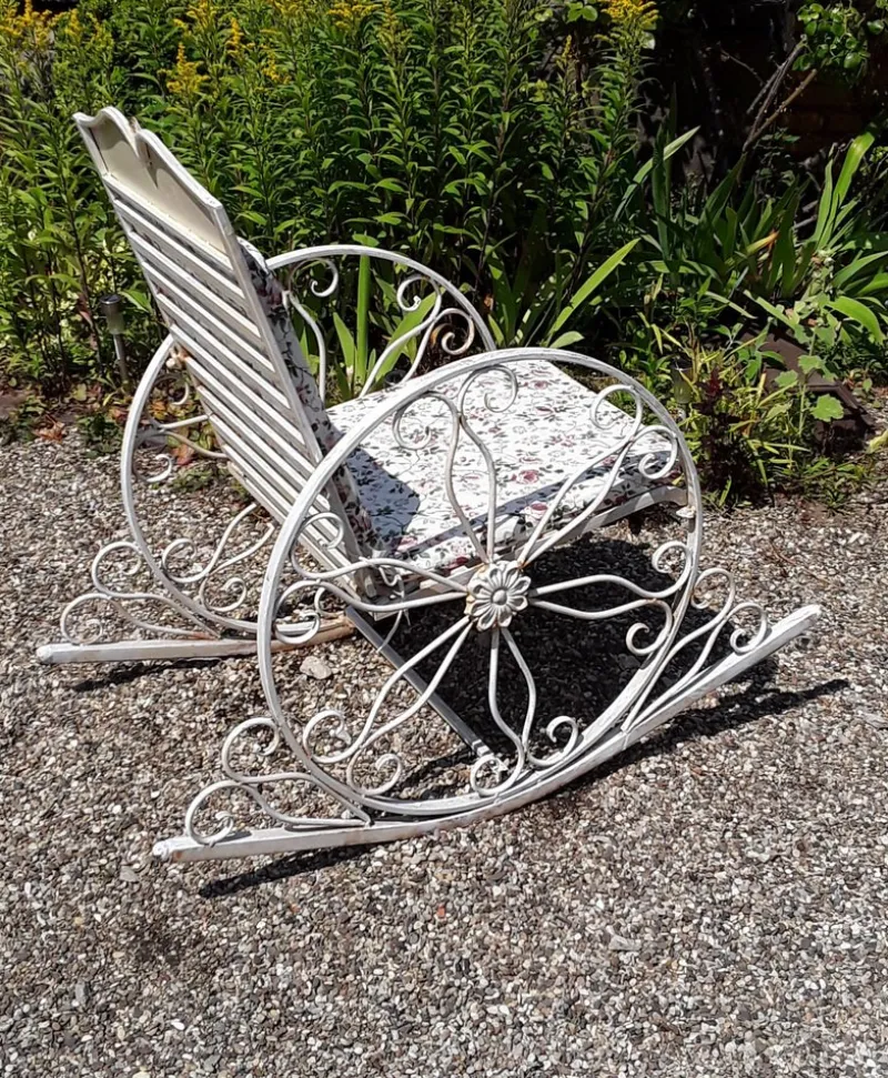 Outlet Pamono Vintage Garden Swing Chair with Decorated White Painted Metal Frame, 1970s