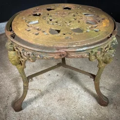 Pamono Vintage Garden Table in Cast Iron> Garden Tables