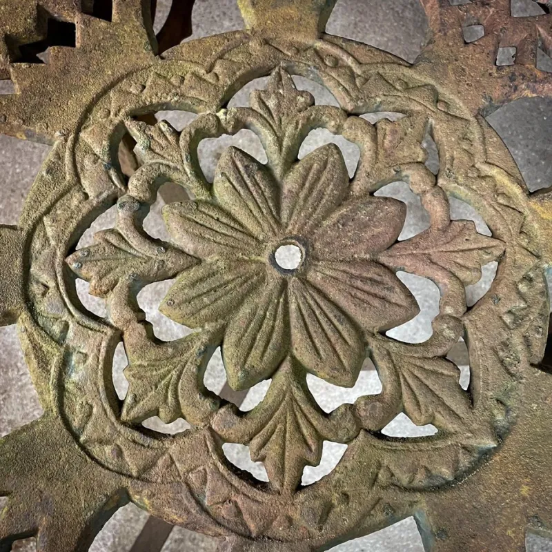 Pamono Vintage Garden Table in Cast Iron> Garden Tables