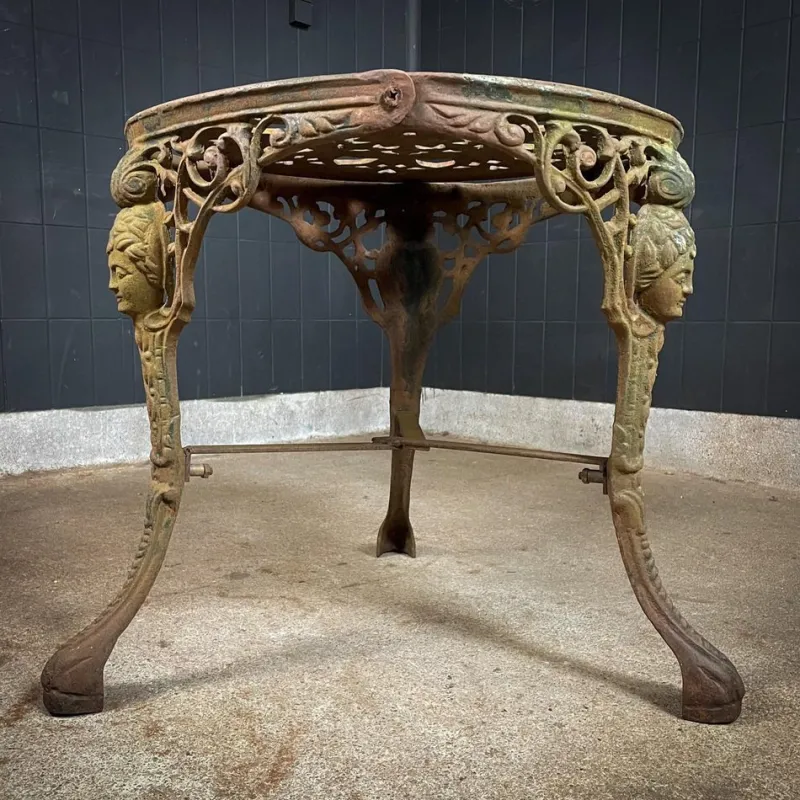 Pamono Vintage Garden Table in Cast Iron> Garden Tables