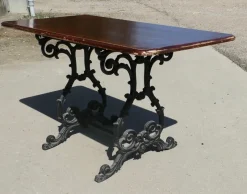 Pamono Vintage Garden Table in Cast Iron and Oak, 1920> Garden Tables