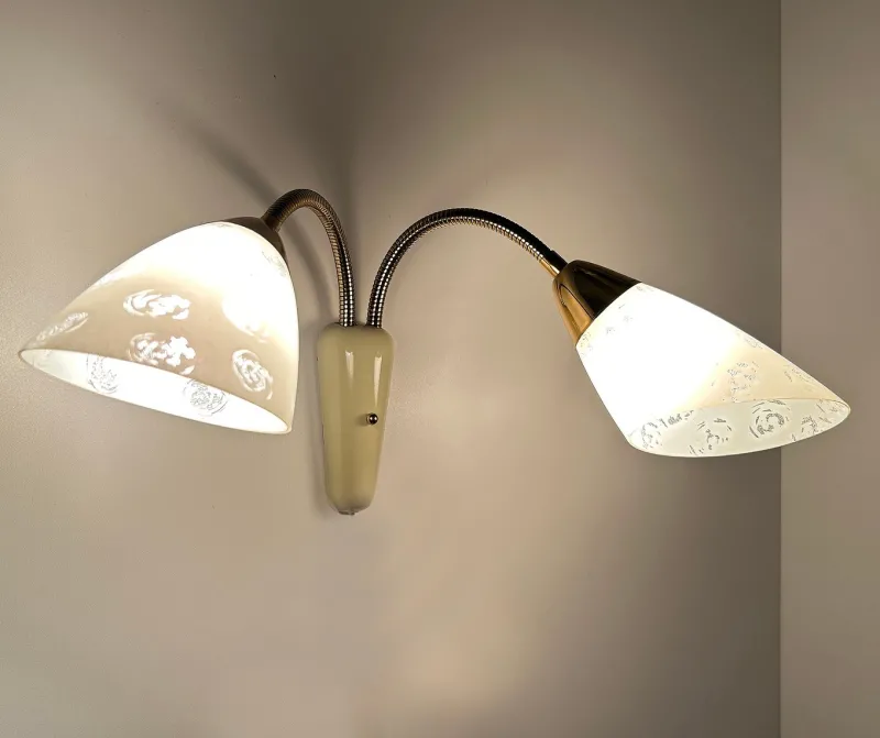 Pamono Vintage Glass Sconces, 1950s, Set of 2> Wall Lights & Sconces