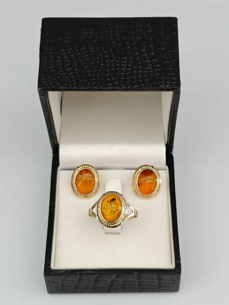 Sale Pamono Vintage Gold Set of Ring and Earrings with Baltic Amber, 1970s, Set of 3