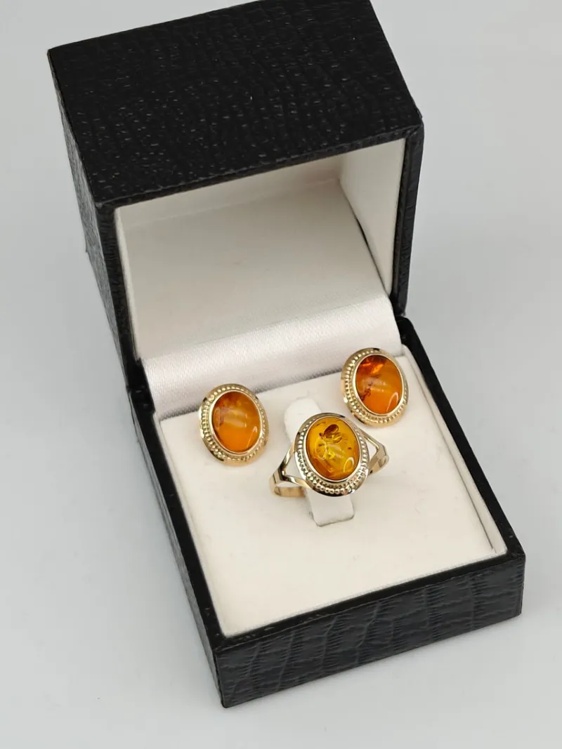 Sale Pamono Vintage Gold Set of Ring and Earrings with Baltic Amber, 1970s, Set of 3