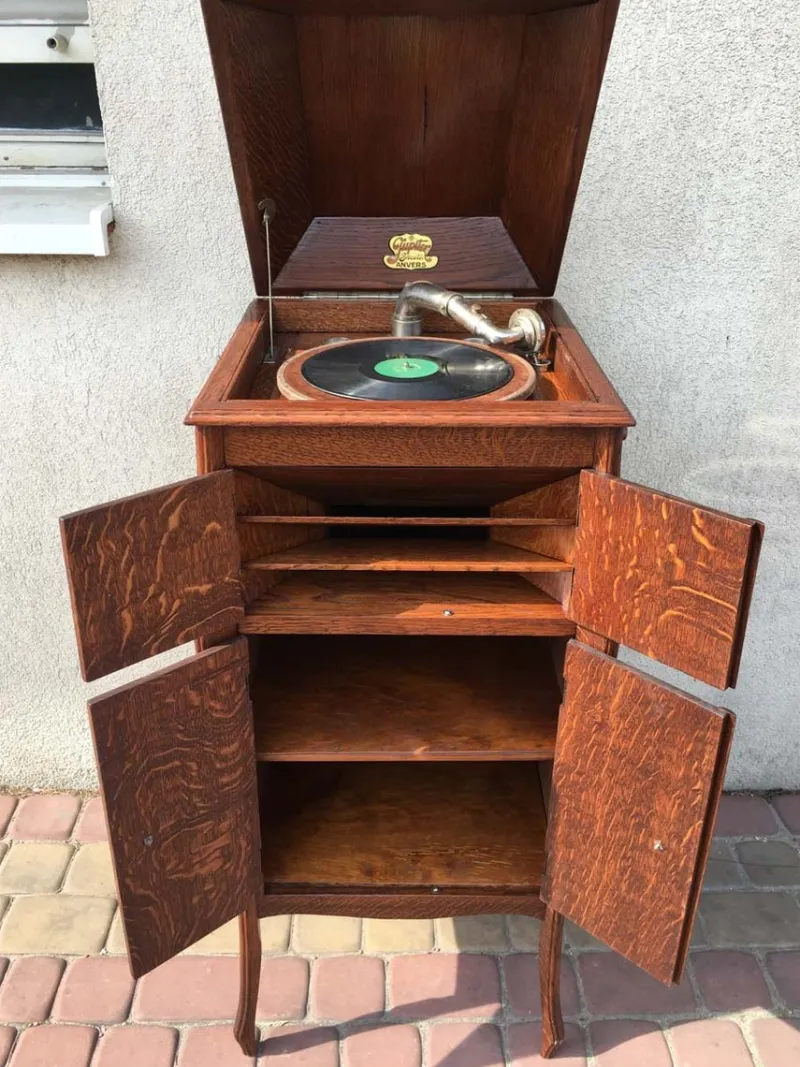 Pamono Vintage Gramophone in a Cabinet by Jupiter Mark Bevete, 1920s> Electronics