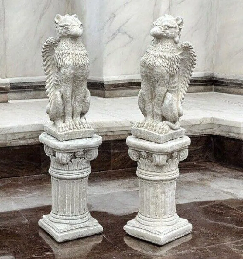 Sale Pamono Vintage Griffins on Architectural Columns, Set of 2