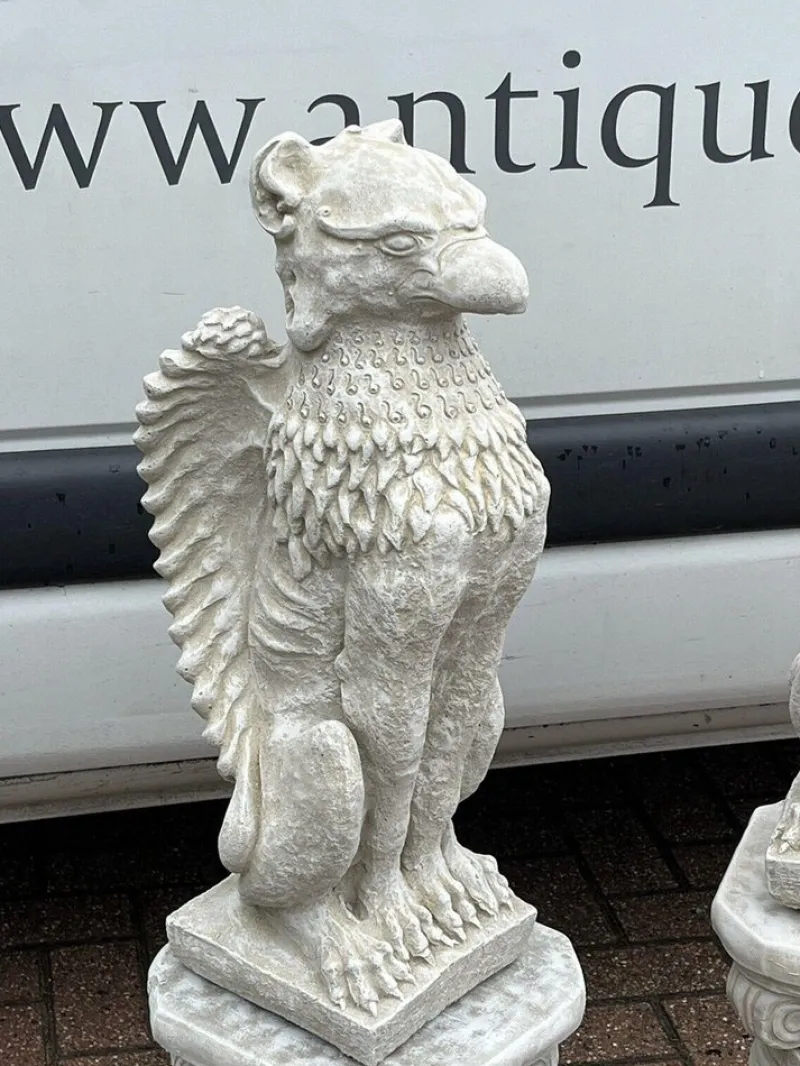 Sale Pamono Vintage Griffins on Architectural Columns, Set of 2