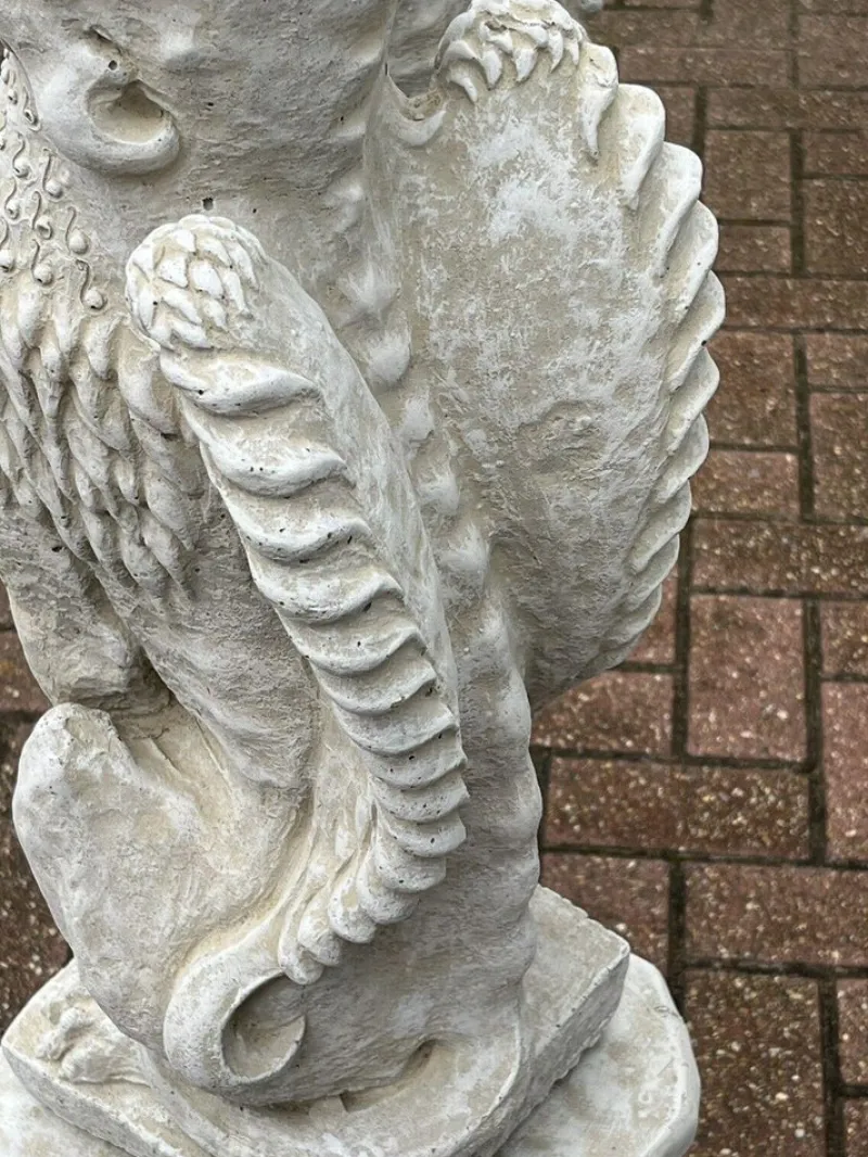 Sale Pamono Vintage Griffins on Architectural Columns, Set of 2