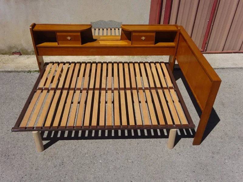 Pamono Vintage Headboard in Light Oak, 1970s> Beds & Bedroom Sets